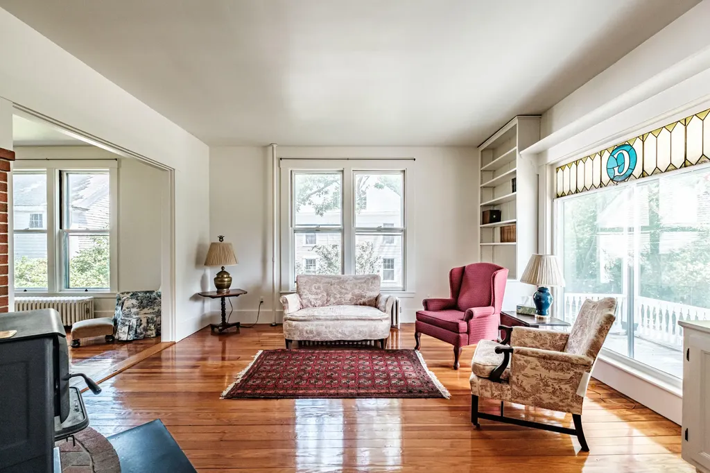 28 Glidden Street Newcastle ME 04553