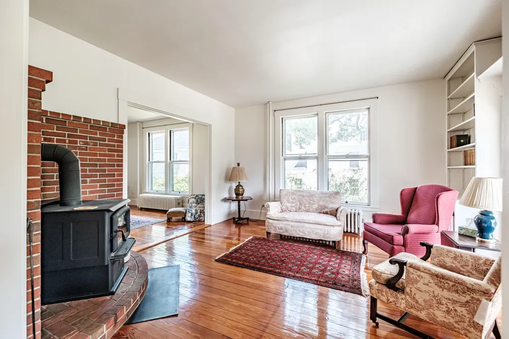 28 Glidden Street Newcastle ME 04553