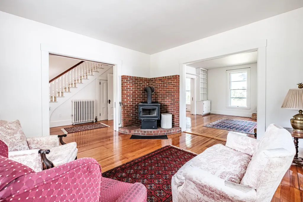 28 Glidden Street Newcastle ME 04553