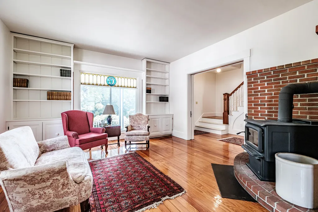 28 Glidden Street Newcastle ME 04553