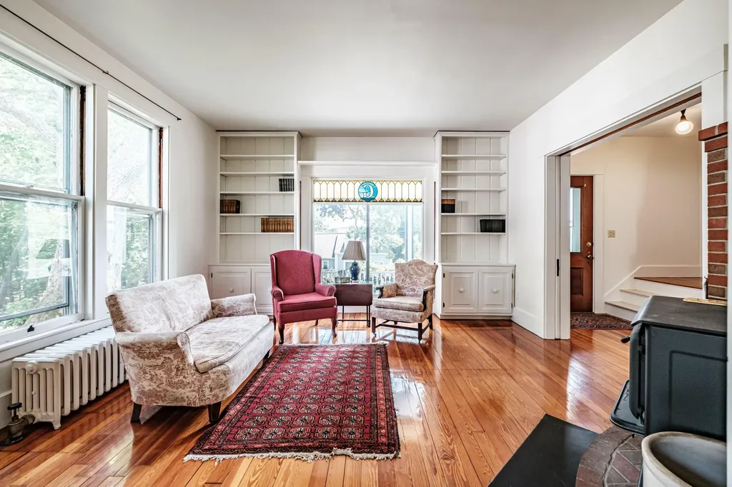 28 Glidden Street Newcastle ME 04553