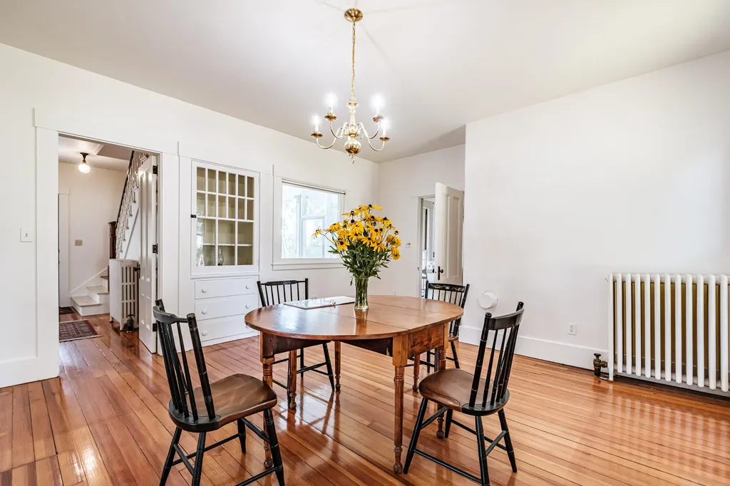 28 Glidden Street Newcastle ME 04553