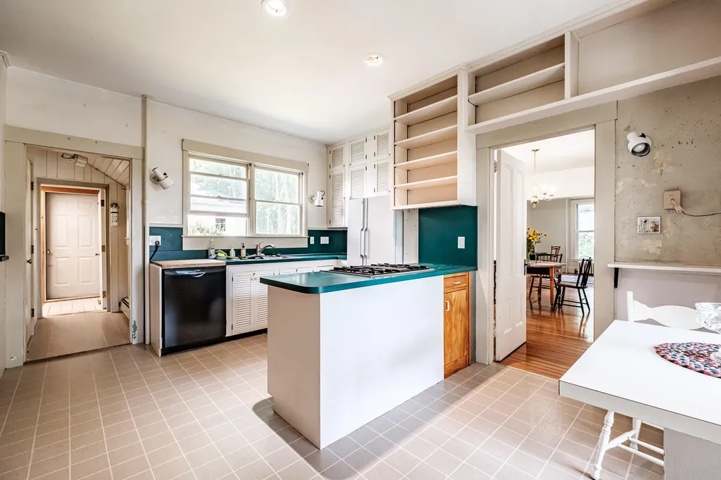 28 Glidden Street Newcastle ME 04553