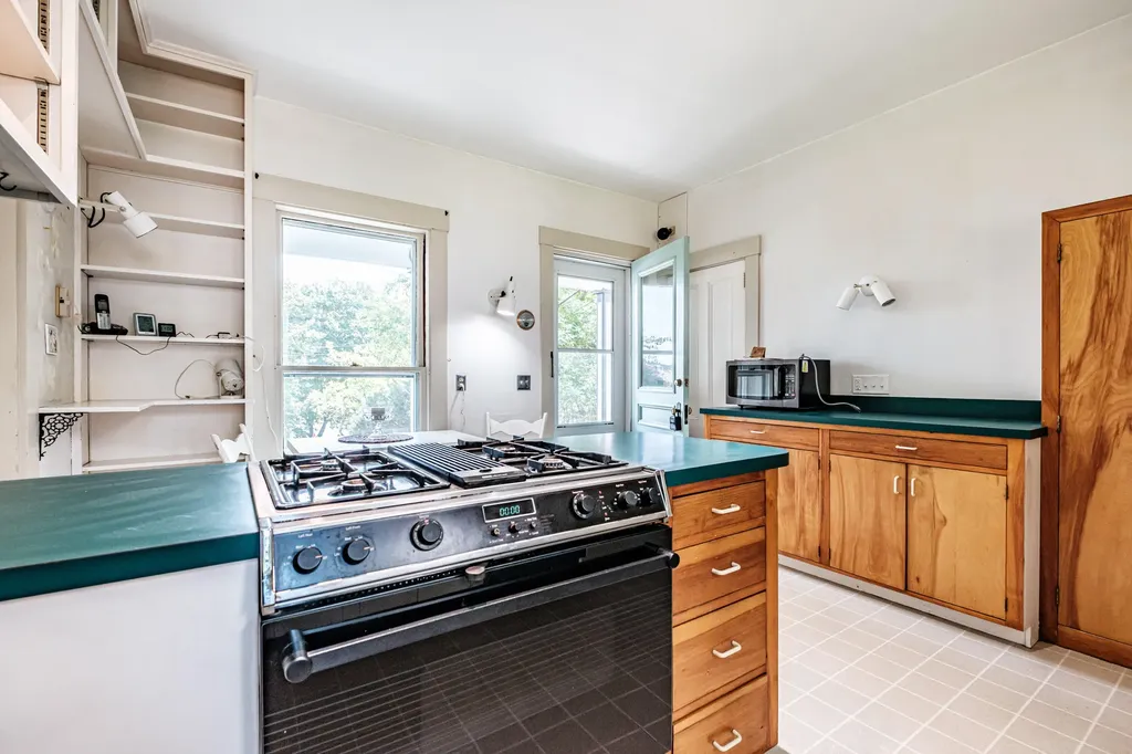 28 Glidden Street Newcastle ME 04553