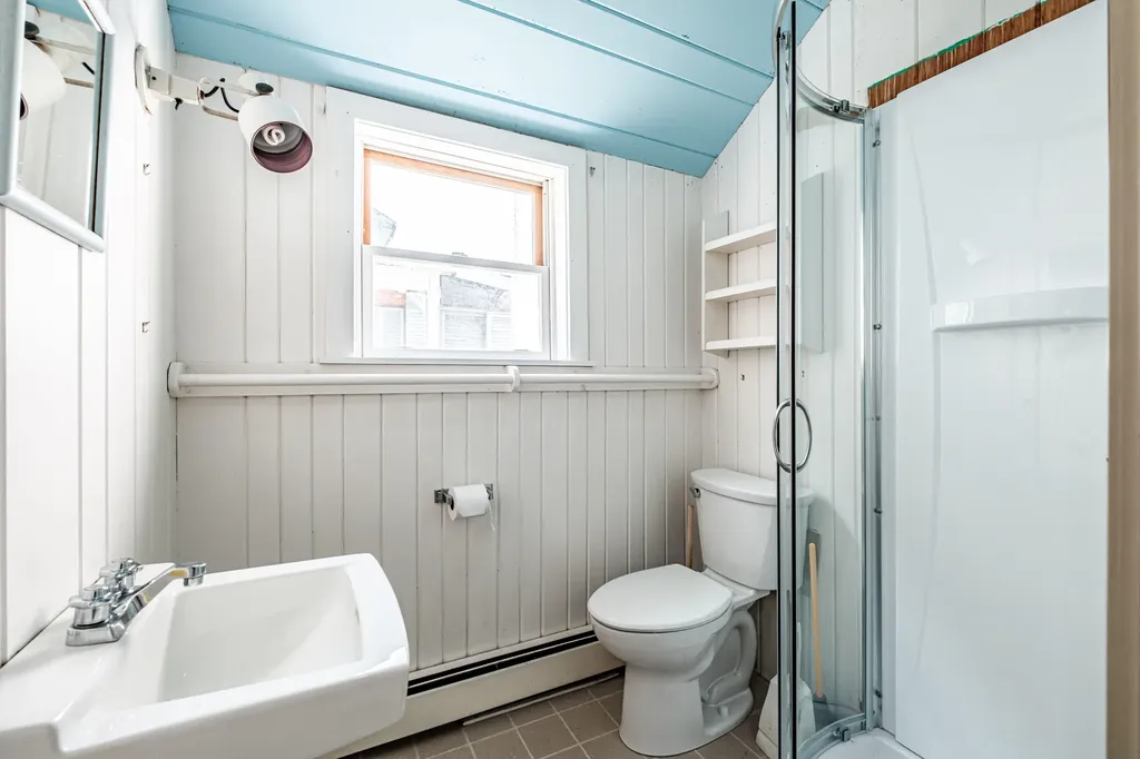 28 Glidden Street Newcastle ME 04553