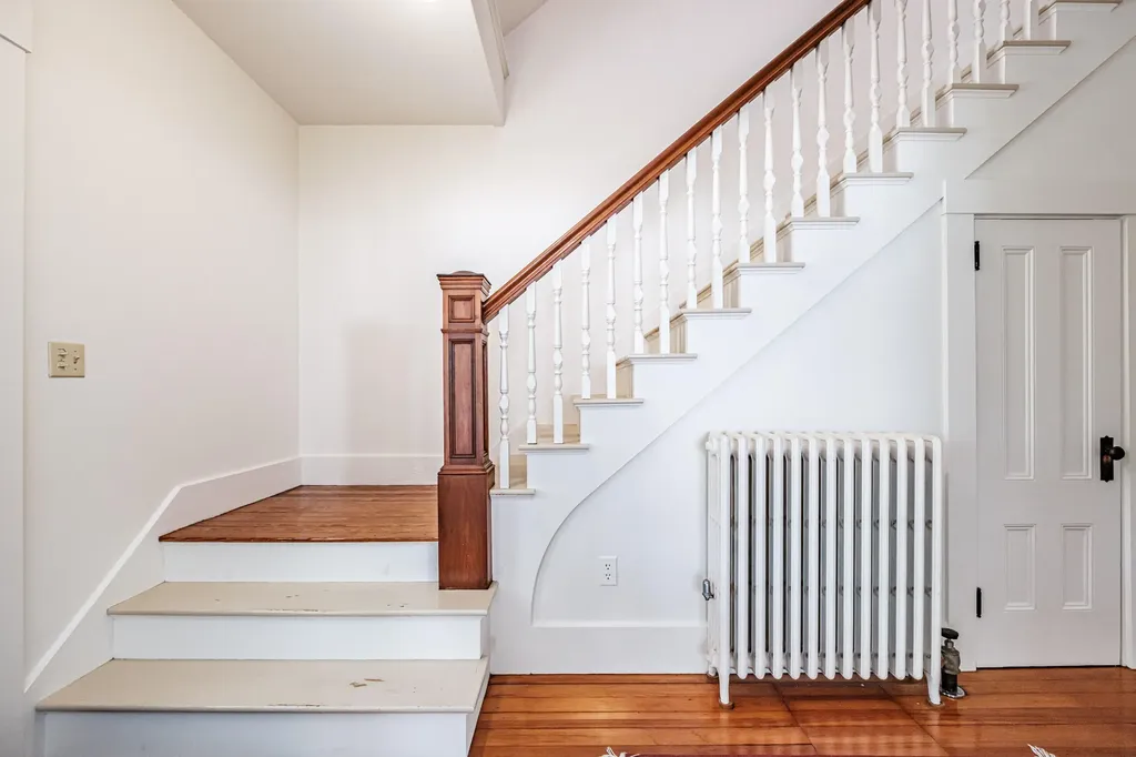 28 Glidden Street Newcastle ME 04553