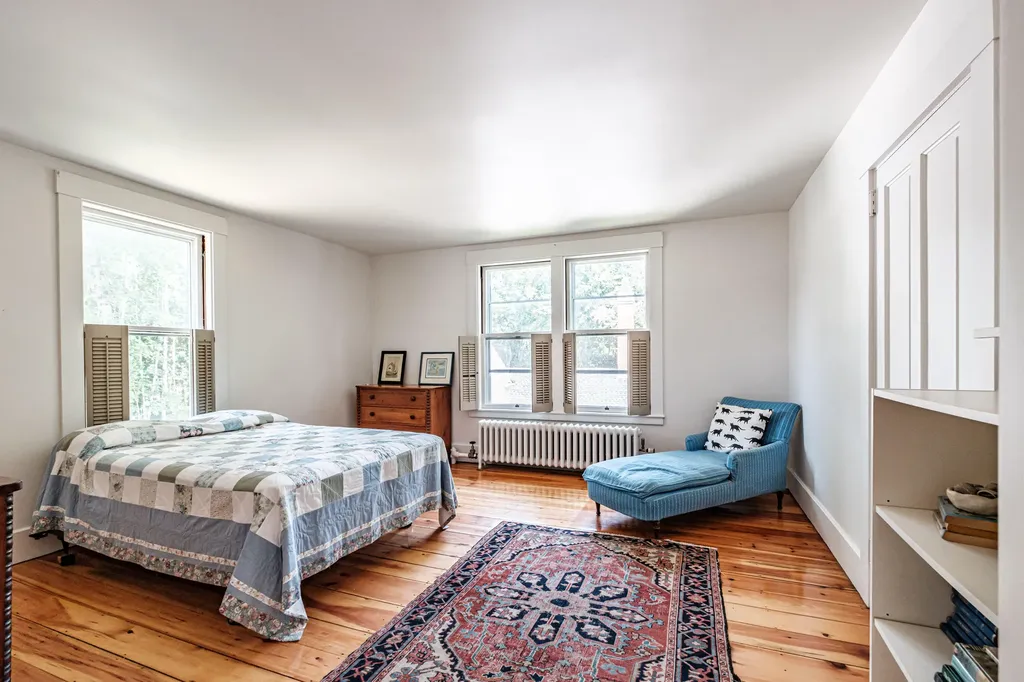 28 Glidden Street Newcastle ME 04553