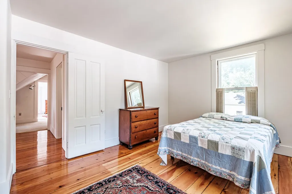 28 Glidden Street Newcastle ME 04553