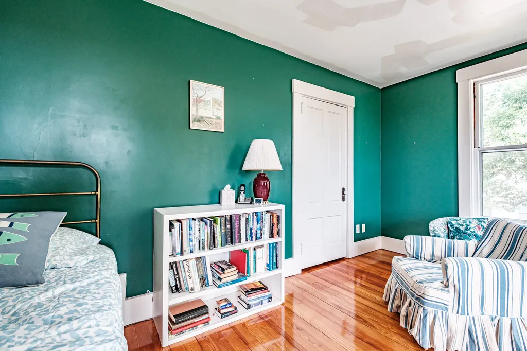 28 Glidden Street Newcastle ME 04553