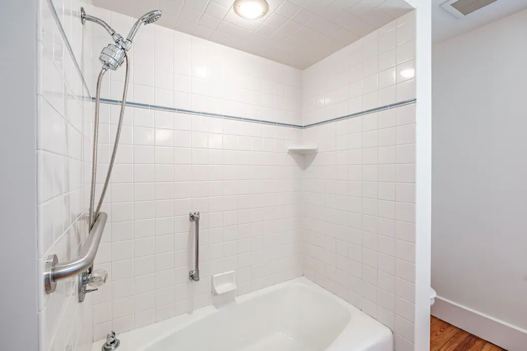 28 Glidden Street Newcastle ME 04553