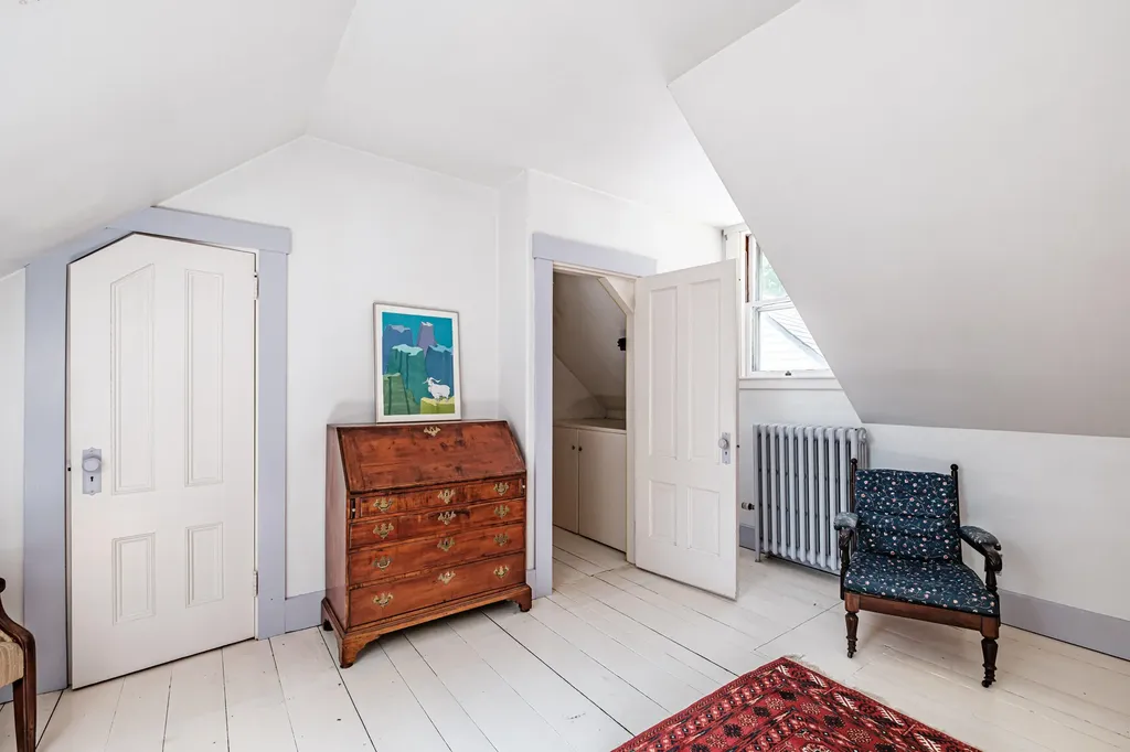 28 Glidden Street Newcastle ME 04553