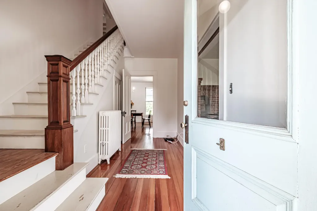 28 Glidden Street Newcastle ME 04553