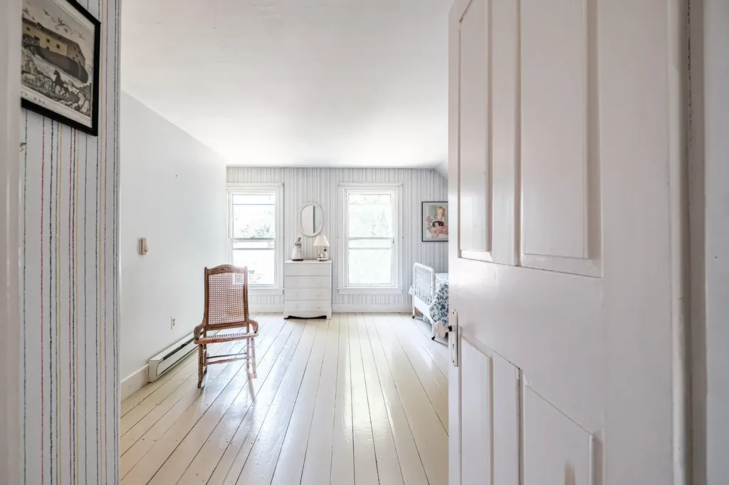 28 Glidden Street Newcastle ME 04553