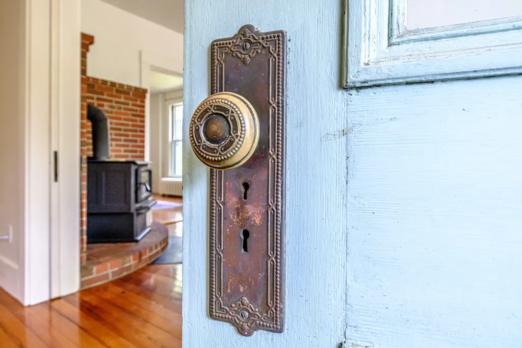 28 Glidden Street Newcastle ME 04553