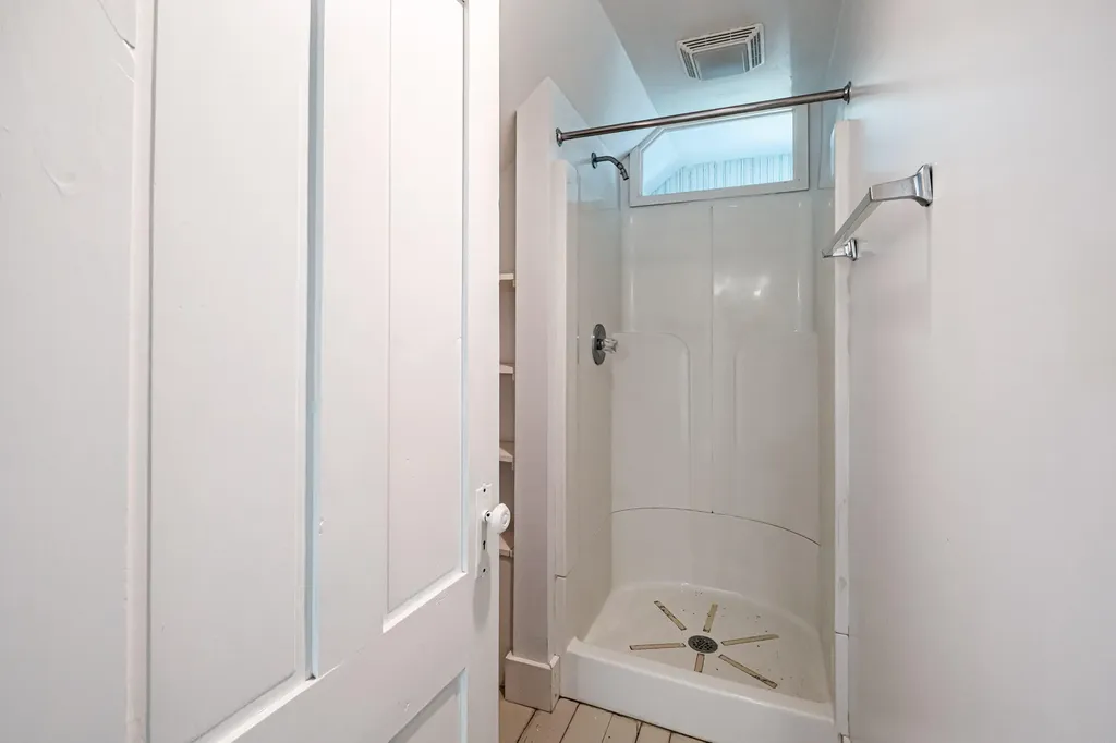 28 Glidden Street Newcastle ME 04553