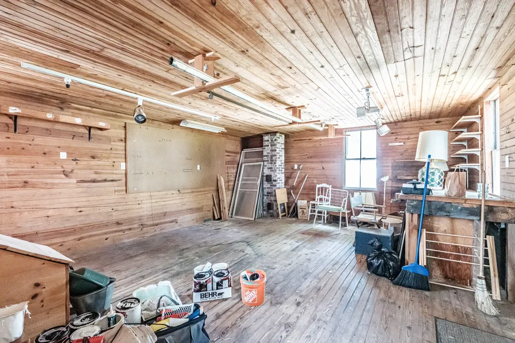 28 Glidden Street Newcastle ME 04553