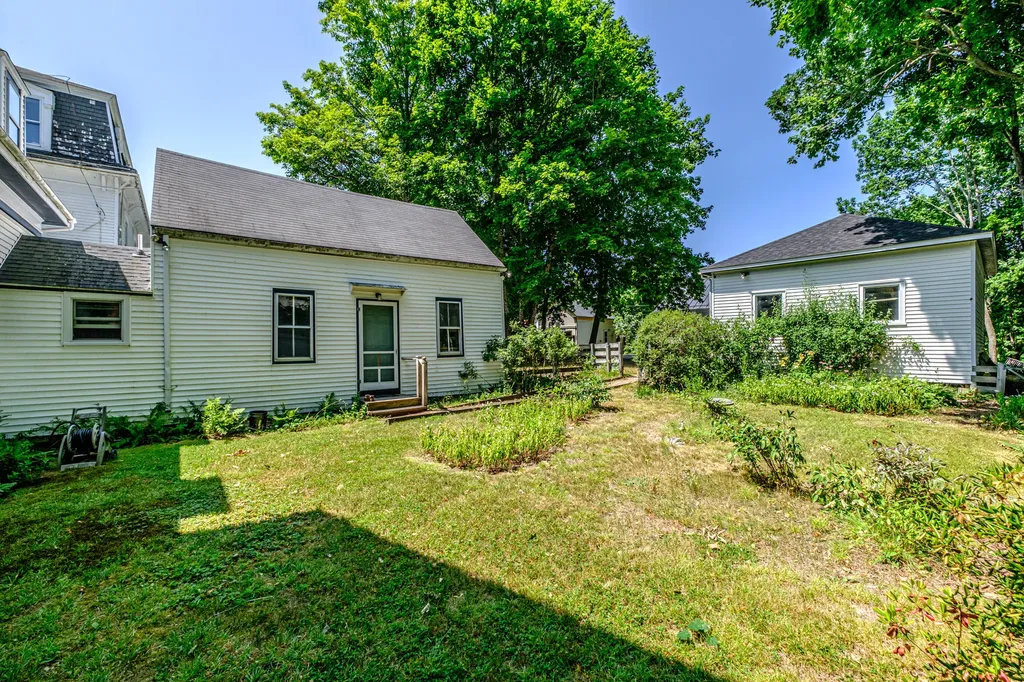 28 Glidden Street Newcastle ME 04553