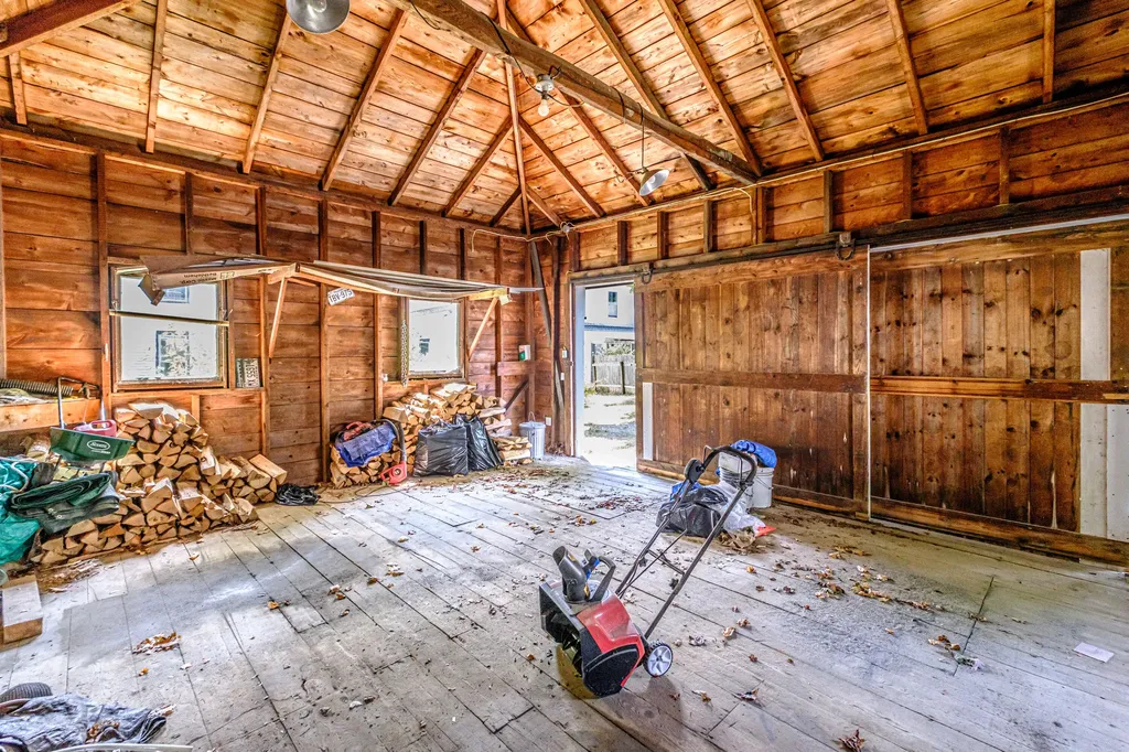 28 Glidden Street Newcastle ME 04553