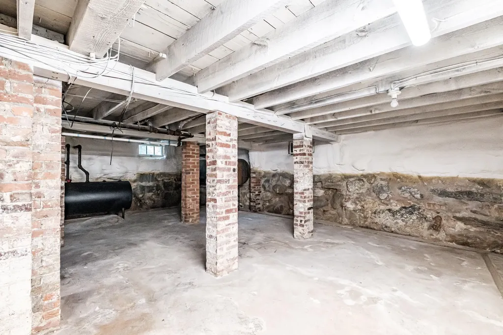 28 Glidden Street Newcastle ME 04553