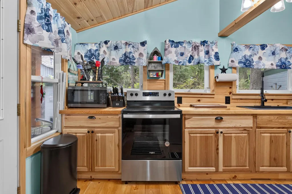 13 Tall Pines Road Naples ME 04055