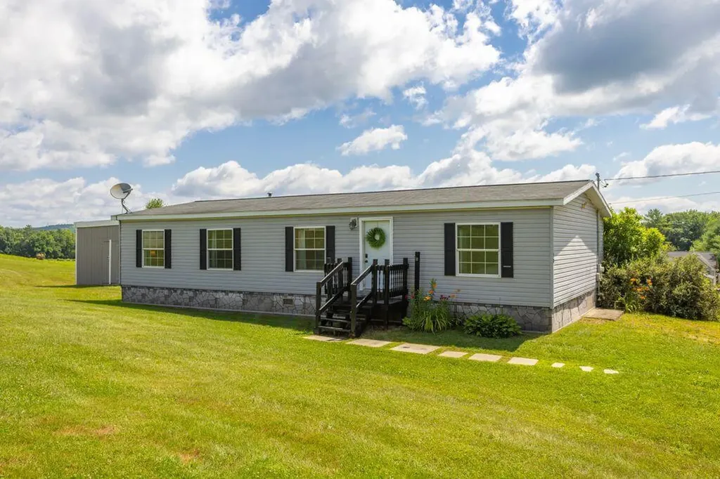 18 Riverside Terrace Sidney ME 04330