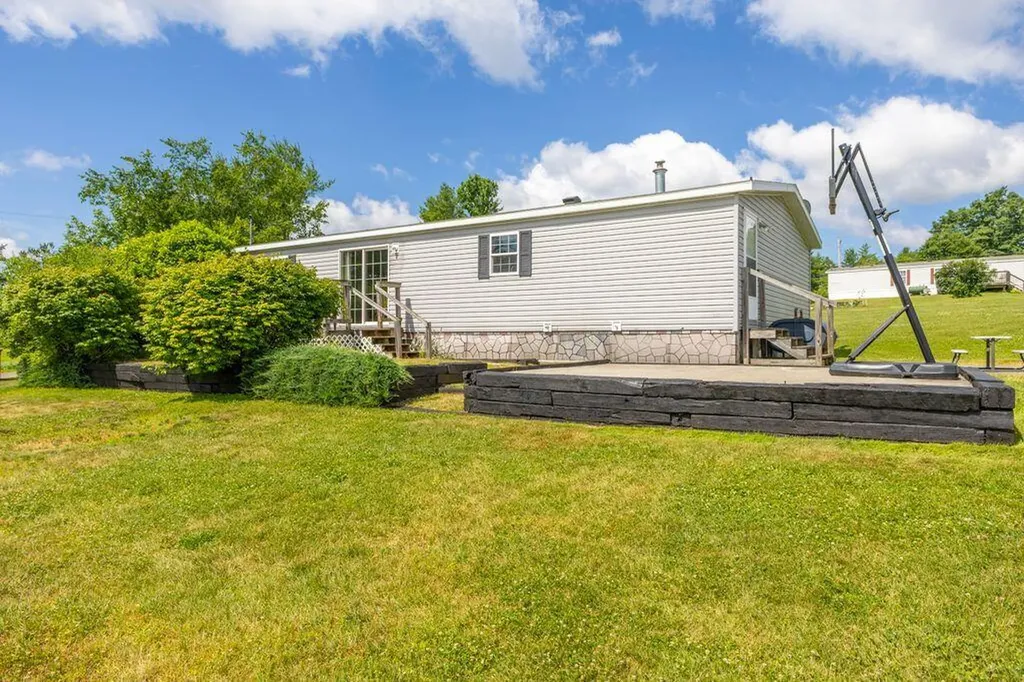 18 Riverside Terrace Sidney ME 04330