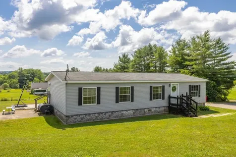 18 Riverside Terrace Sidney ME 04330