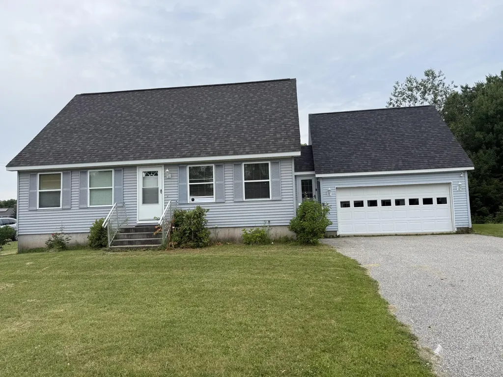 14 Darcy Drive Lewiston ME 04240