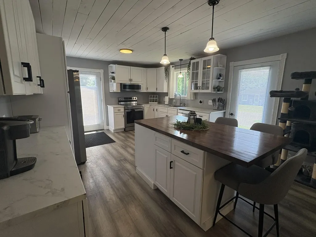 422 Peltoma Avenue Pittsfield ME 04967