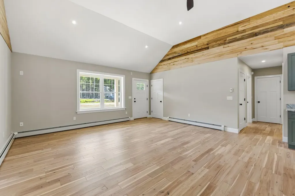 14 Scout Lane Windham ME 04062