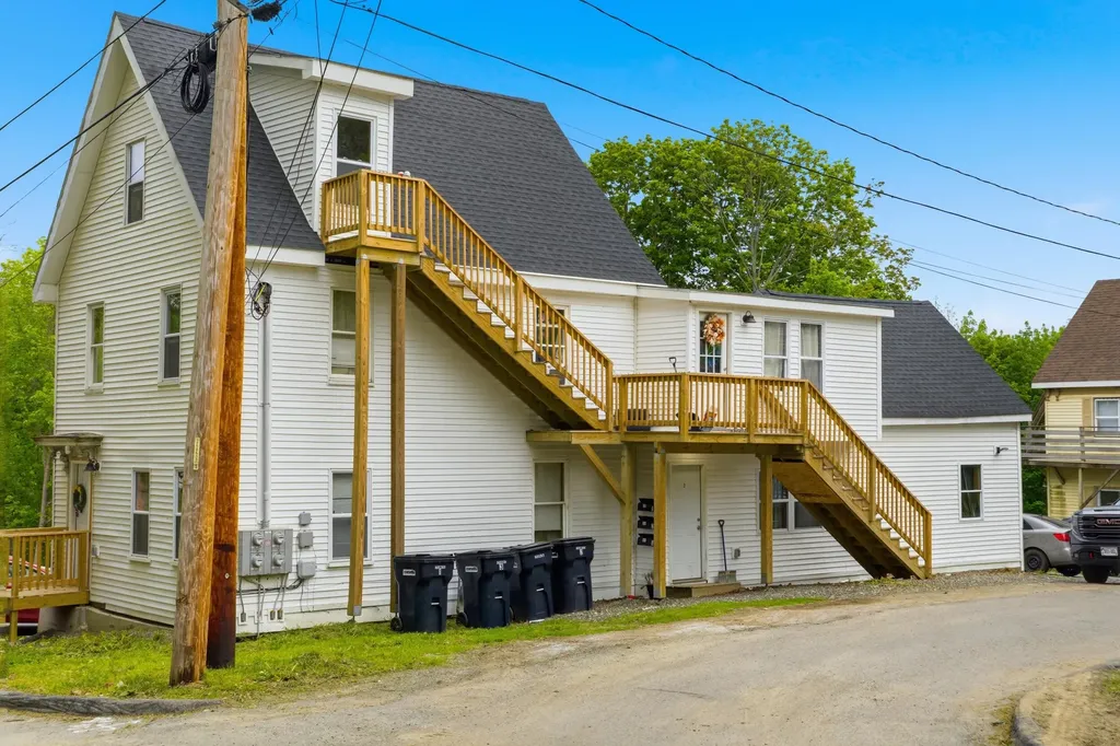 76 Smith Street Bangor ME 04401