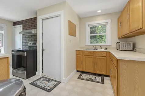 32 Taft Avenue Portland ME 04102