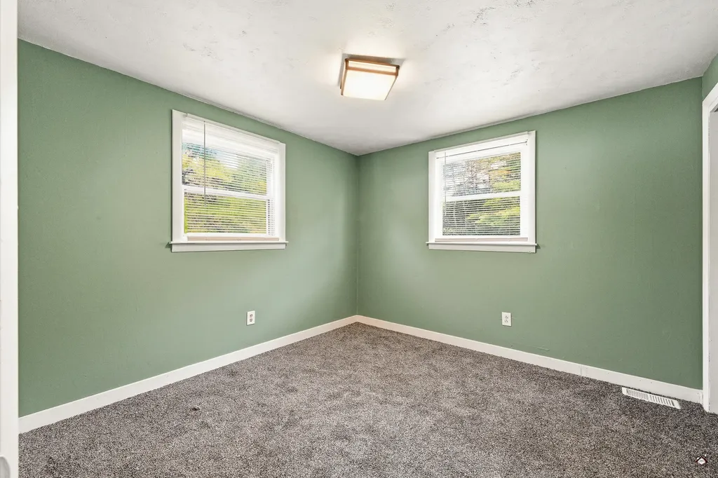 28 Pleasant Hill Drive Norridgewock ME 04957