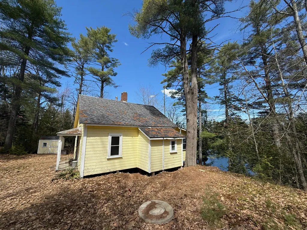 85 Tilton Point Trail Oakland ME 04963