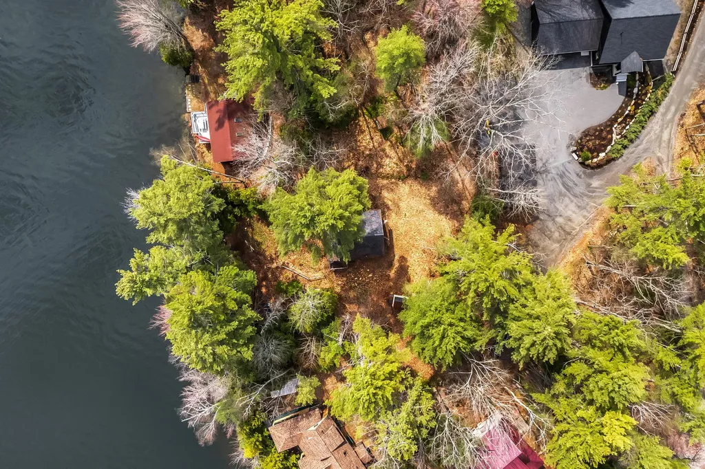 85 Tilton Point Trail Oakland ME 04963