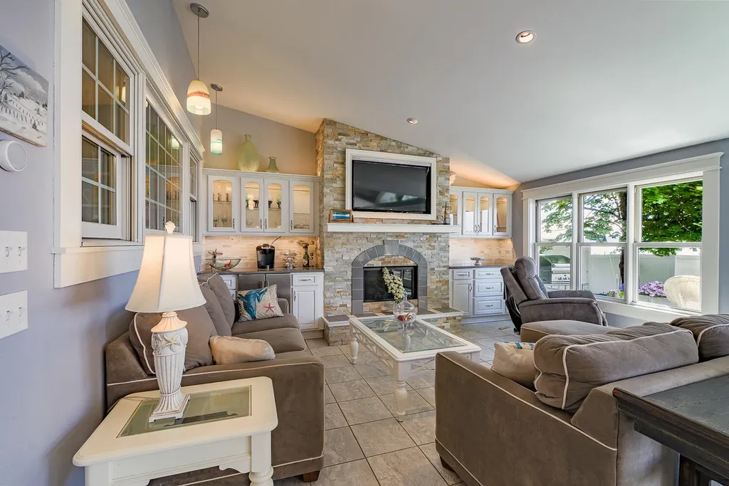 25 Water Street Searsport ME 04974