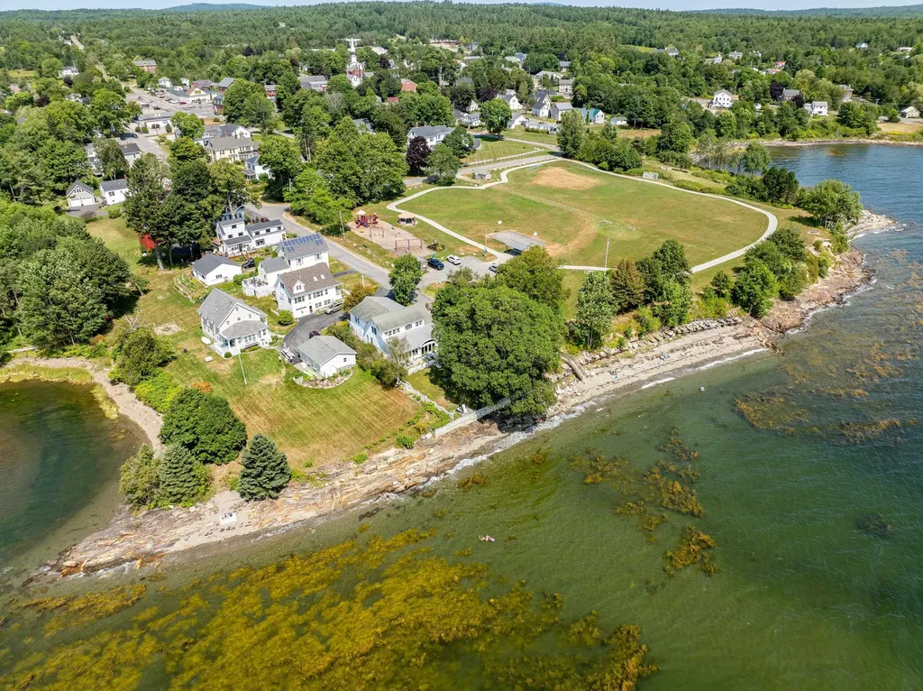 25 Water Street Searsport ME 04974