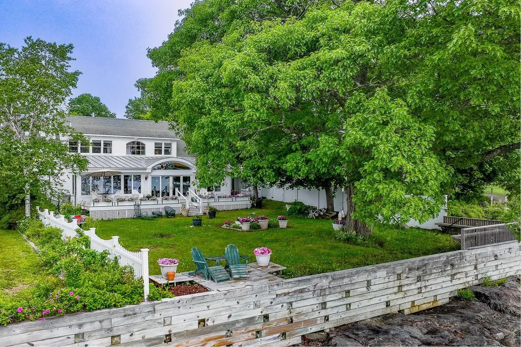 25 Water Street Searsport ME 04974