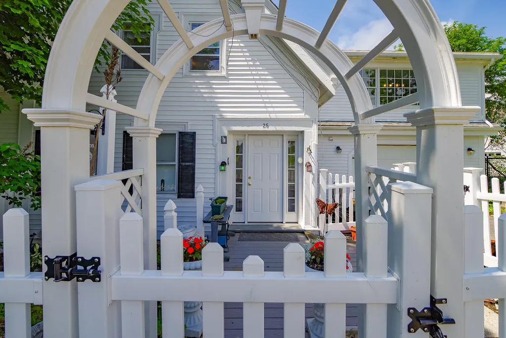 25 Water Street Searsport ME 04974