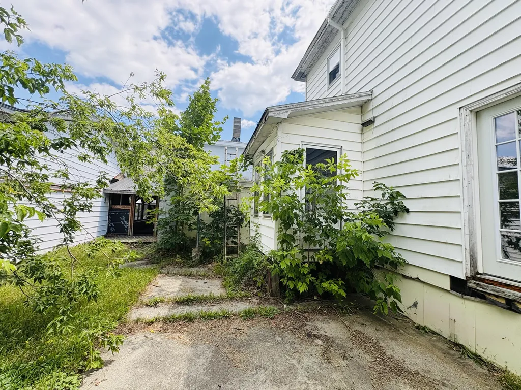 101 Main Street East Millinocket ME 04430