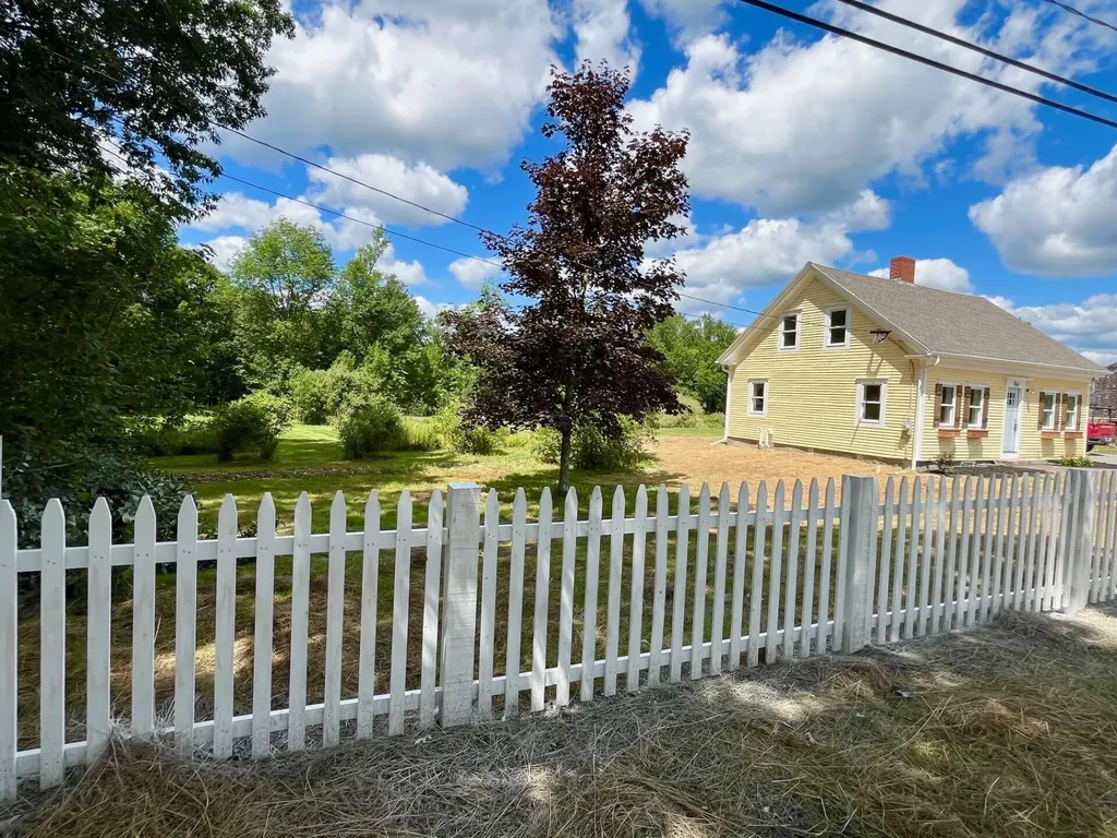 766 Brunswick Road Richmond ME 04357