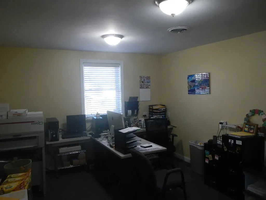 78 W Broadway Lincoln ME 04457