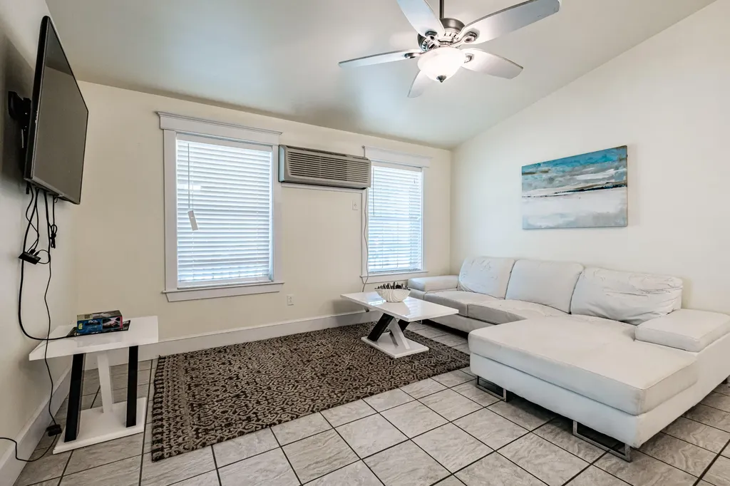 18 Island Lane Edgecomb ME 04556