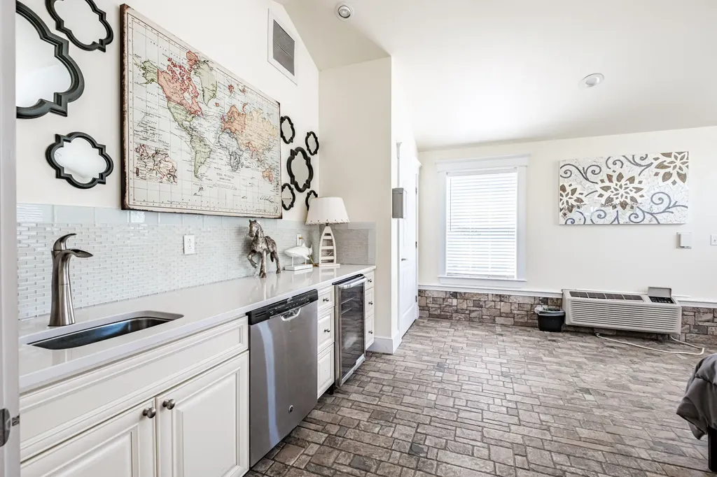 18 Island Lane Edgecomb ME 04556