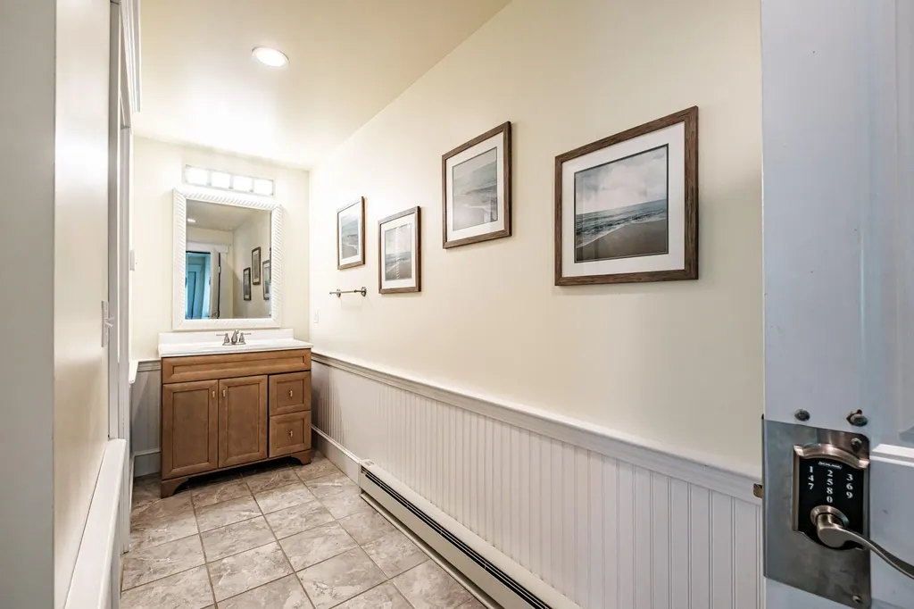 18 Island Lane Edgecomb ME 04556