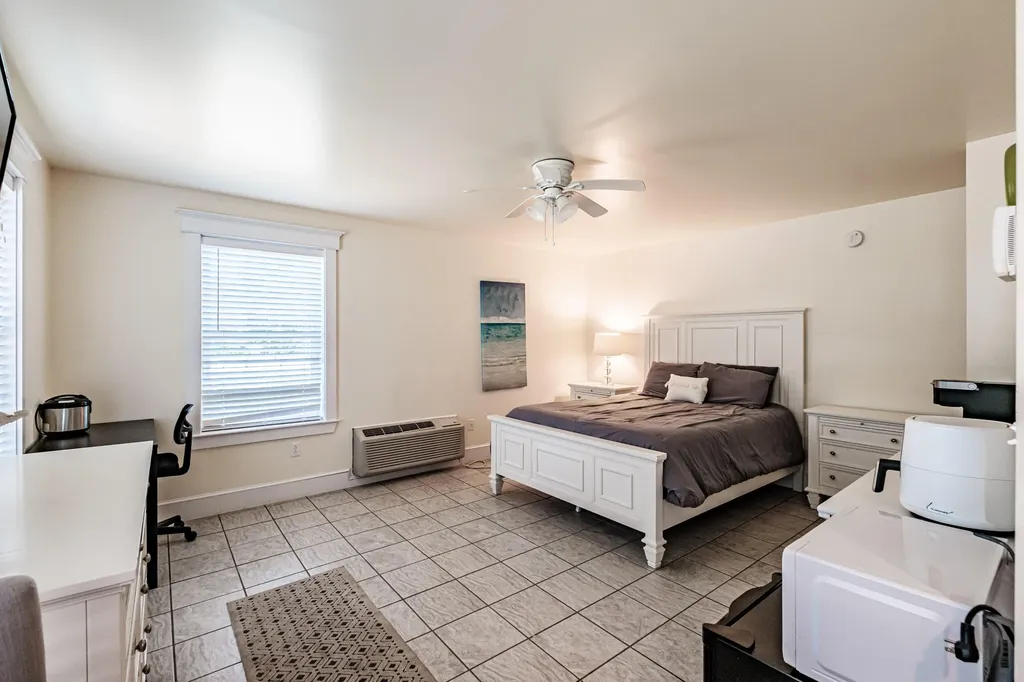 18 Island Lane Edgecomb ME 04556