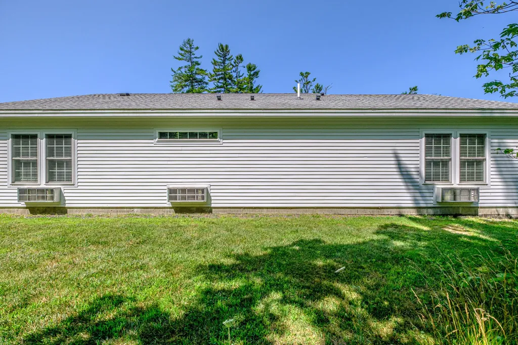 18 Island Lane Edgecomb ME 04556