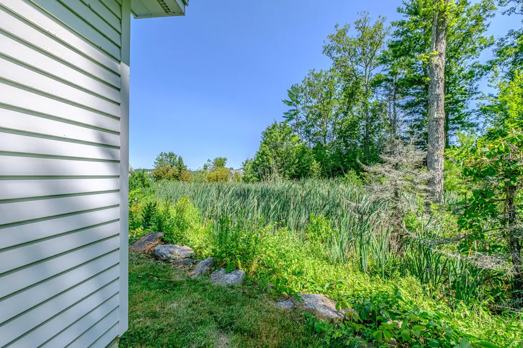 18 Island Lane Edgecomb ME 04556