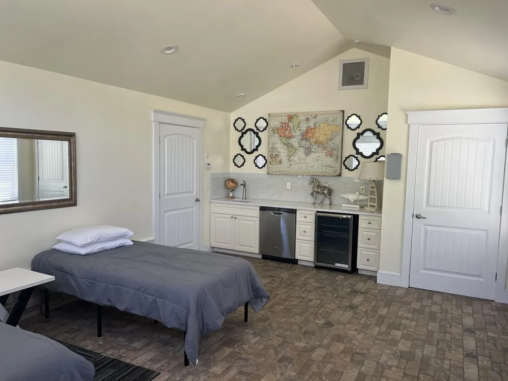 18 Island Lane Edgecomb ME 04556