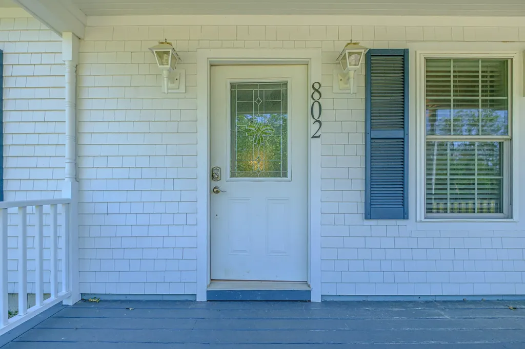 18 Island Lane Edgecomb ME 04556